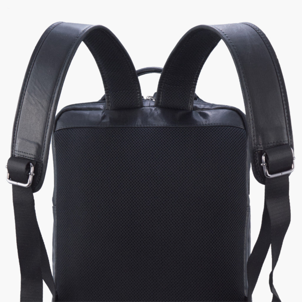 Aeronautica Militare Vintage leather PC backpack AM305-MO