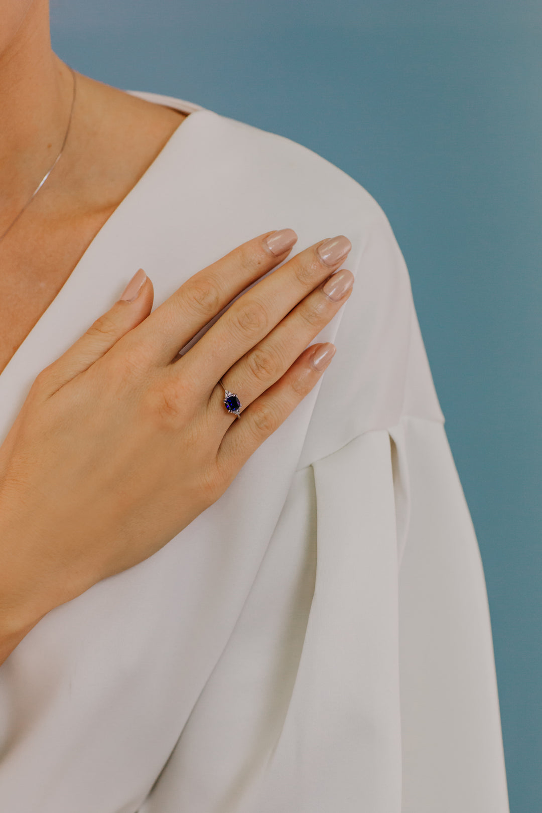 Comete guldring med diamanter og antik blå safir ANB2488