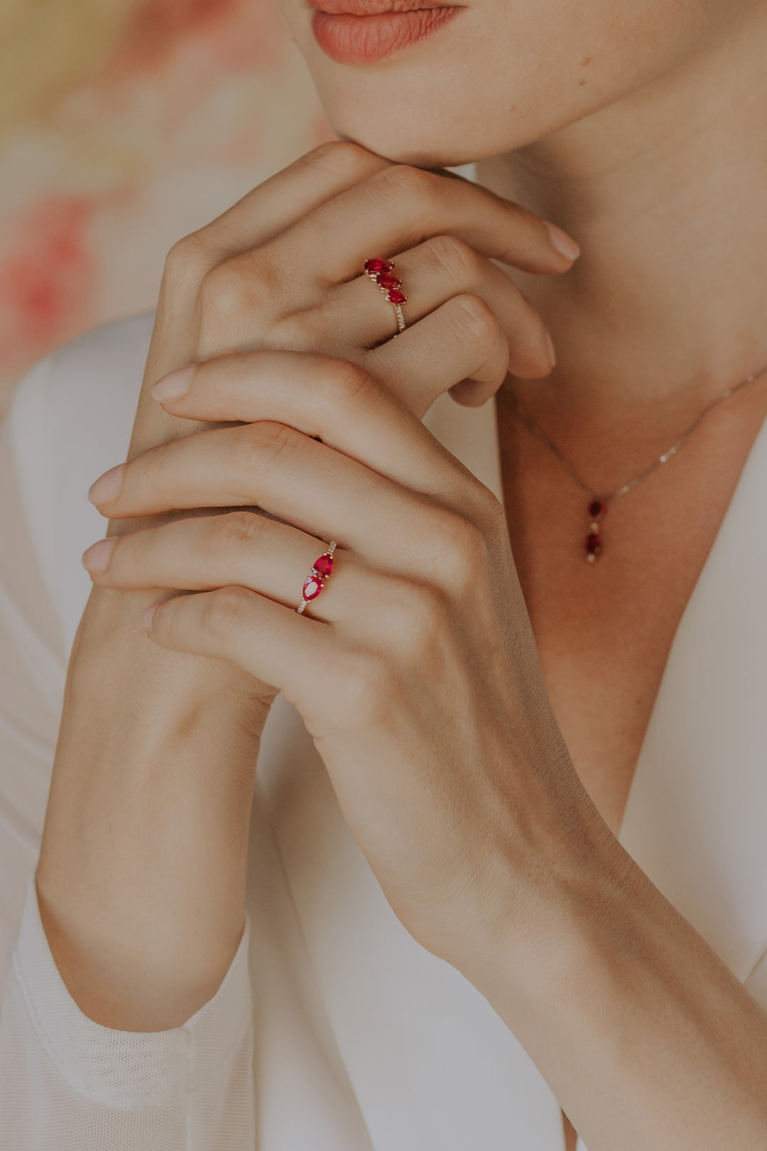 Comete Ring i rosa guld med diamanter og rubiner drop ANB2636