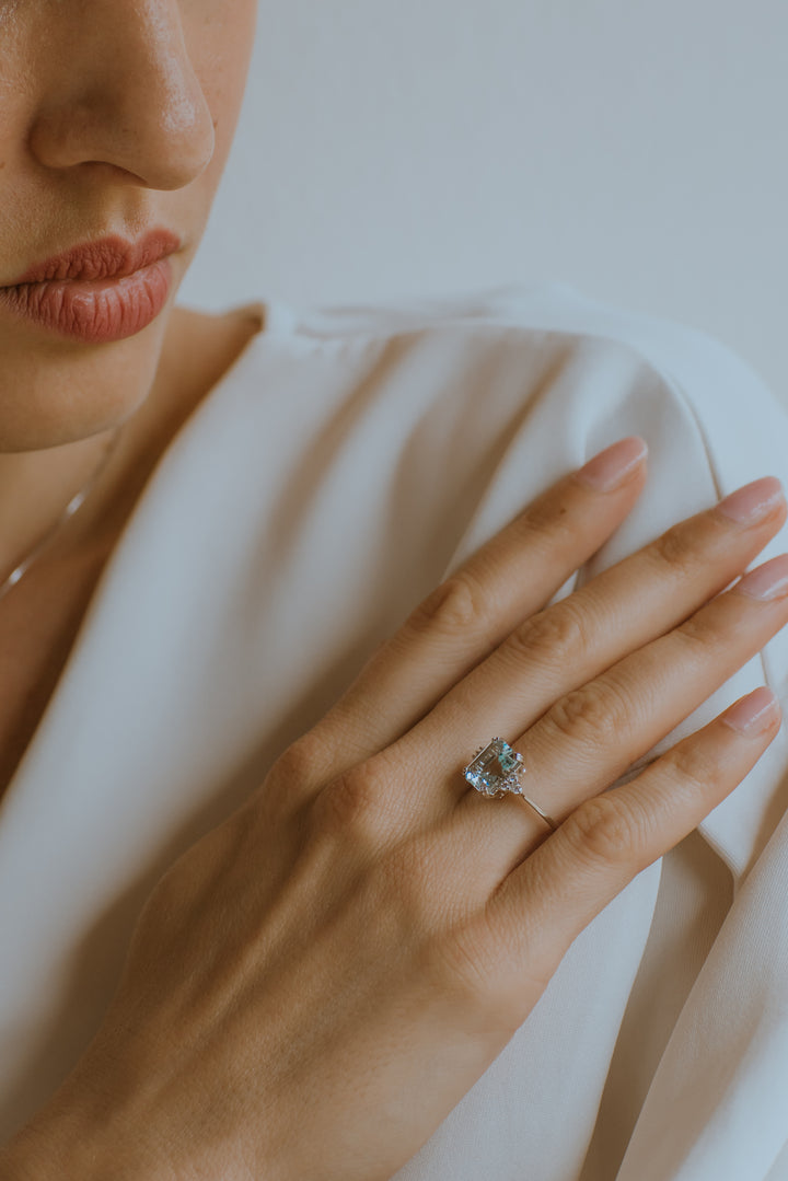 Comete guldring med diamanter og ottekantet akvamarin ANQ337