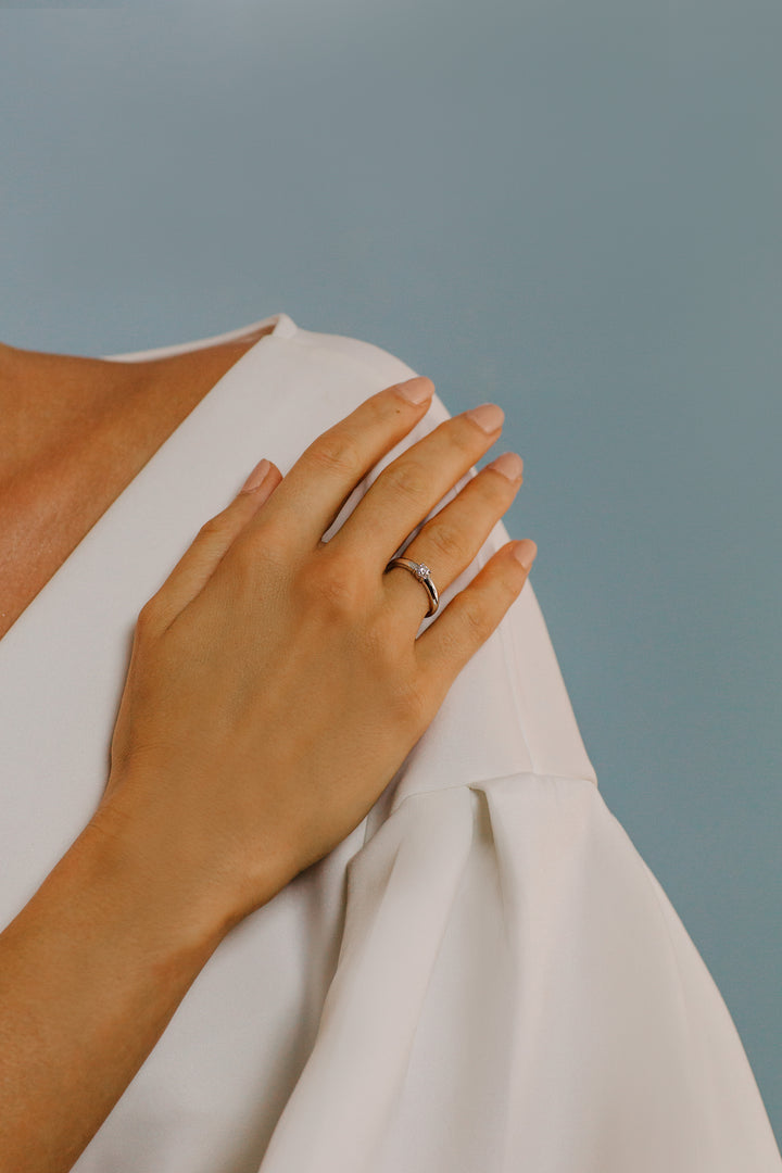Comete Solitaire Ring i guld og diamant ANB2526