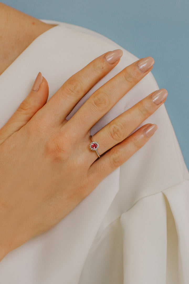 Comete guldring med diamanter og pink topaz oval ANB2595