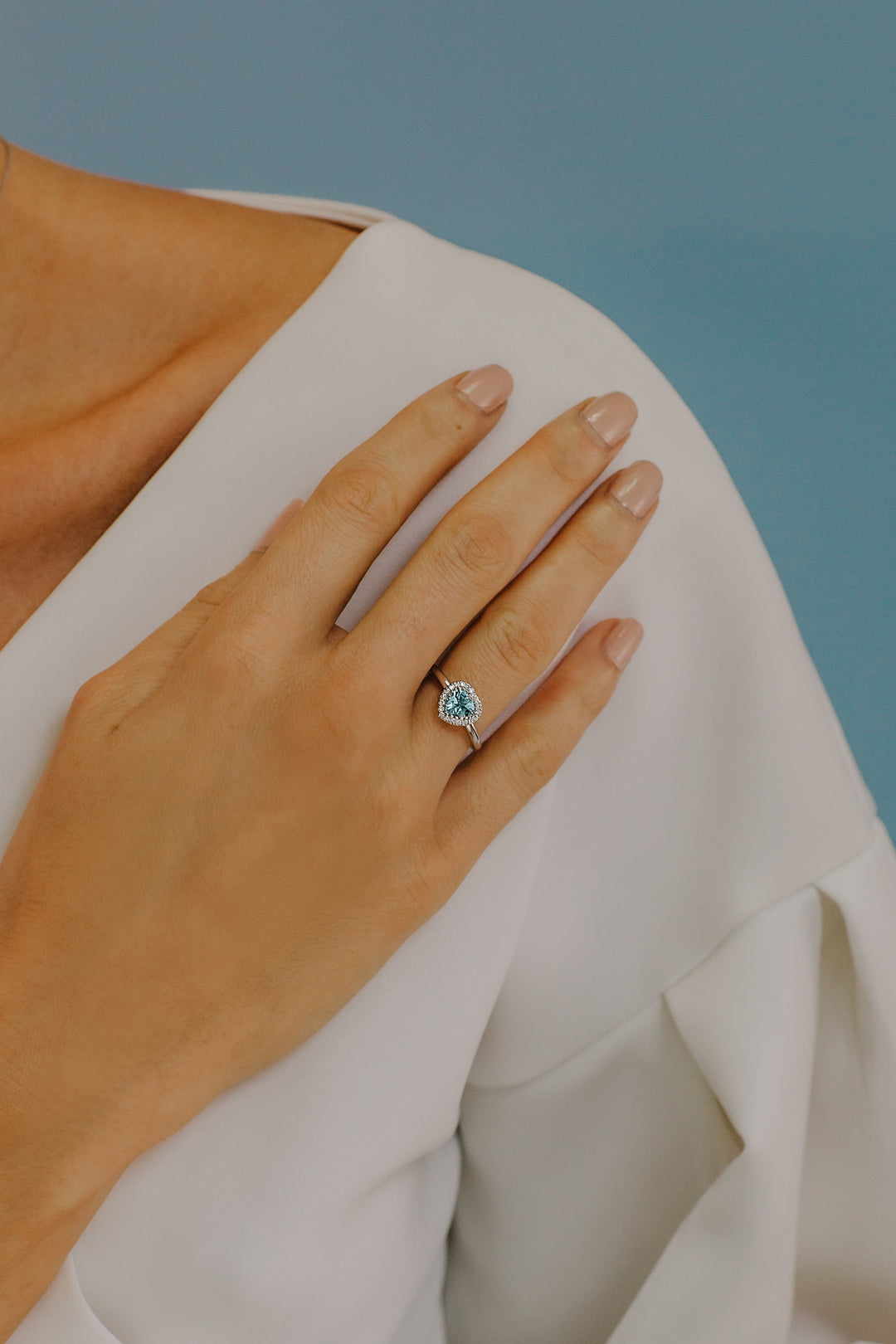 Comete guldring med diamanter og akvamarinhjerte ANQ313
