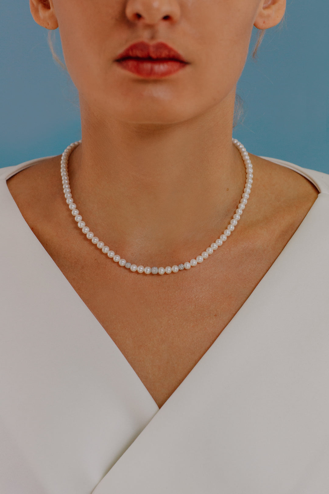 Comete Necklace Freshwater Pearls in Gold and Diamond Spheres FWQ195B