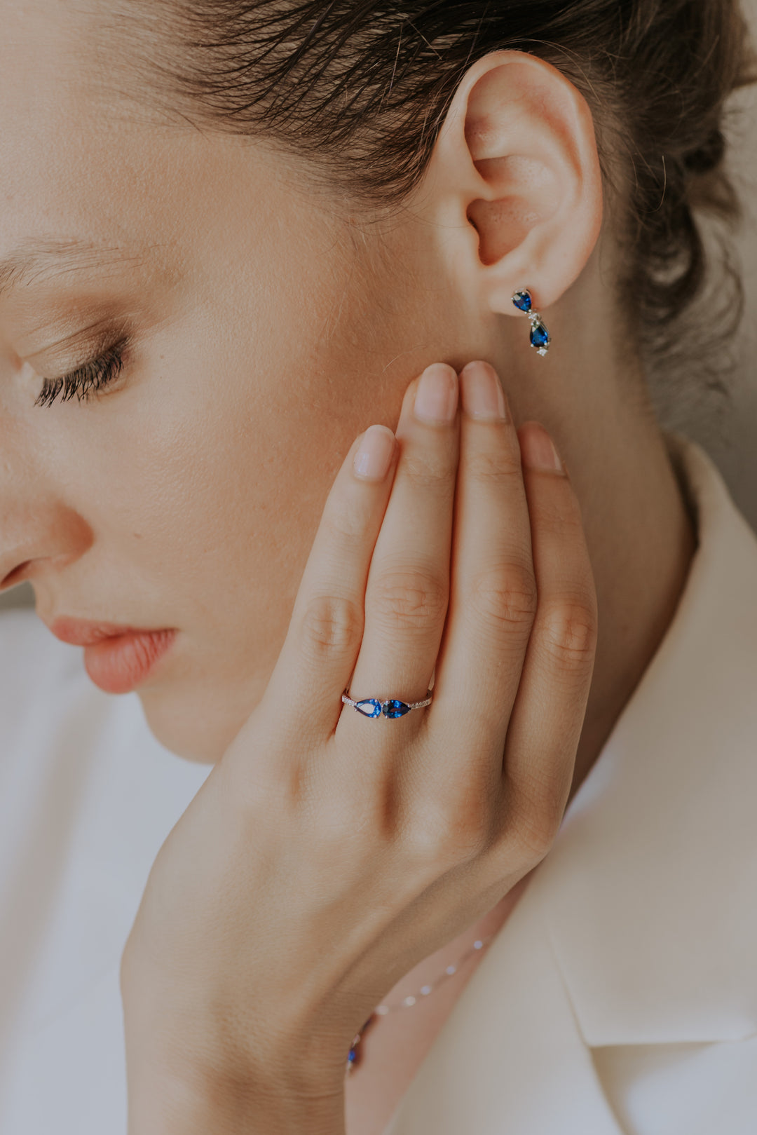 Comete guldring med diamanter og safirer Drop ANB2635