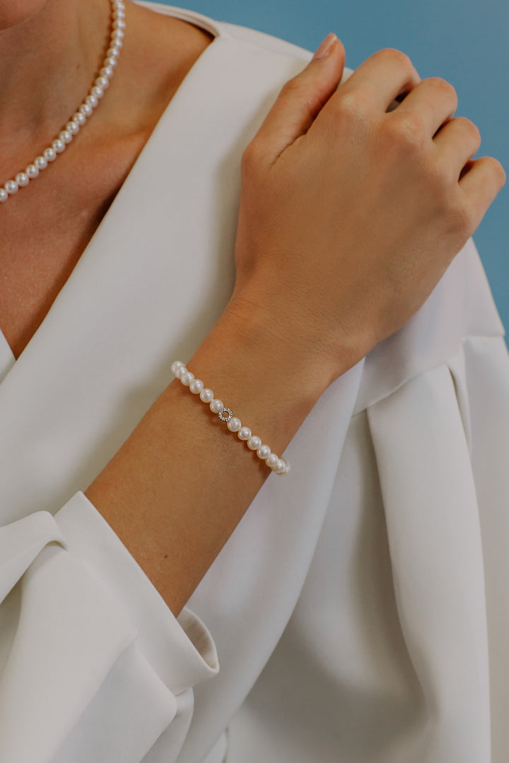 Comete Acquadolce Perlenstrang-Armband aus Gold und Diamanten BRQ128