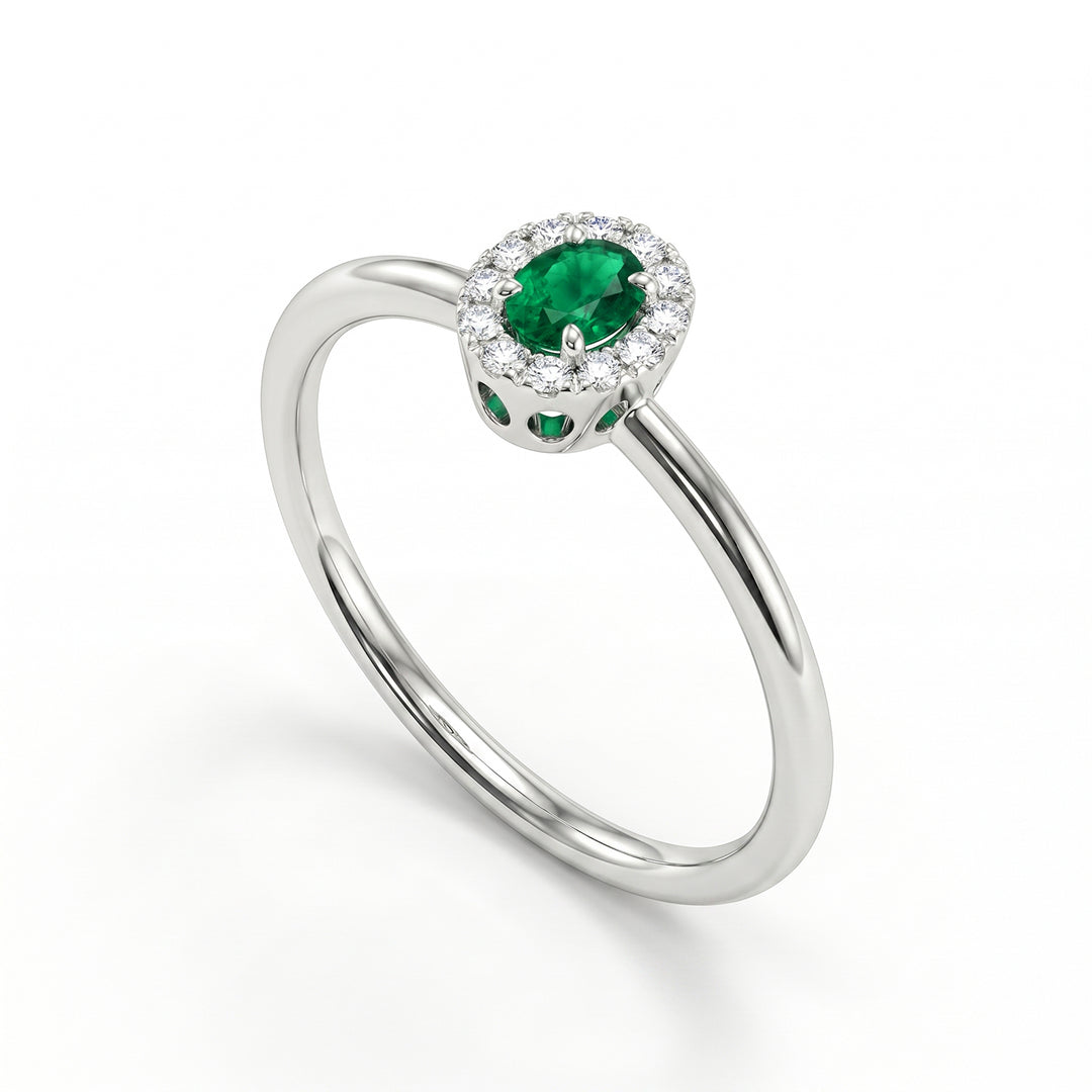 Mikiko, ein 18 Karat ovaler Smaragd 4x3 mit Diamantkontur und glattem Schaft MA5233O4SMN