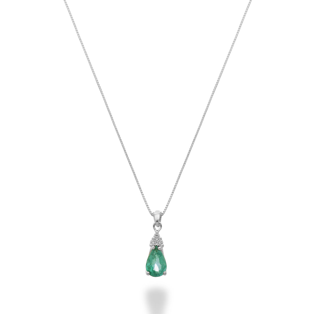 Nihama cl 18k emerald drop 6x4 med tre diamanter ND5192O4BE