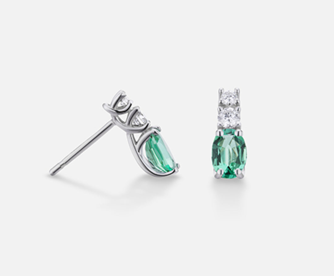 Mikiko oder 18 Karat ovaler Smaragd, 6 x 4 ct. 0,60 dia ct. 0,20 MO5035O4BE