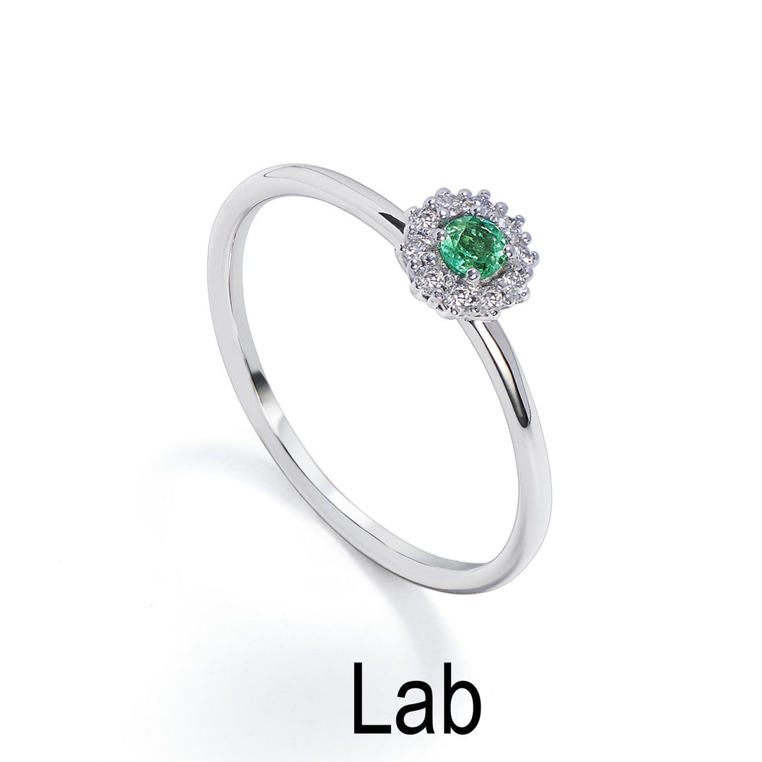 Mikiko, ein 18-karätiger Smaragd mit einem Durchmesser von 0,10 ct. 0,07 ct Größe 2 MA5140O4SML010