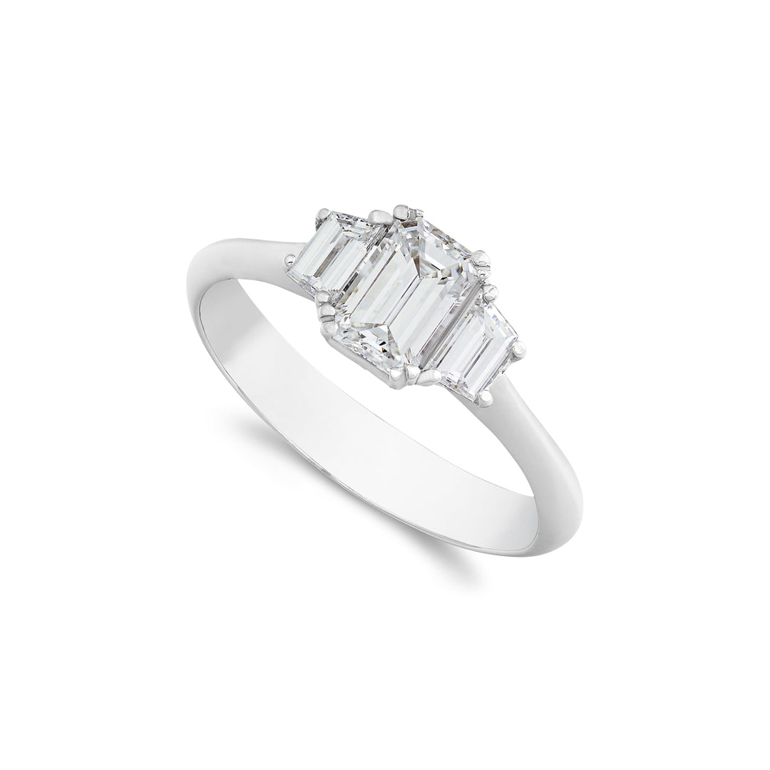 Golay central emerald cut trilogy ring ATREM002DI1-22060110008