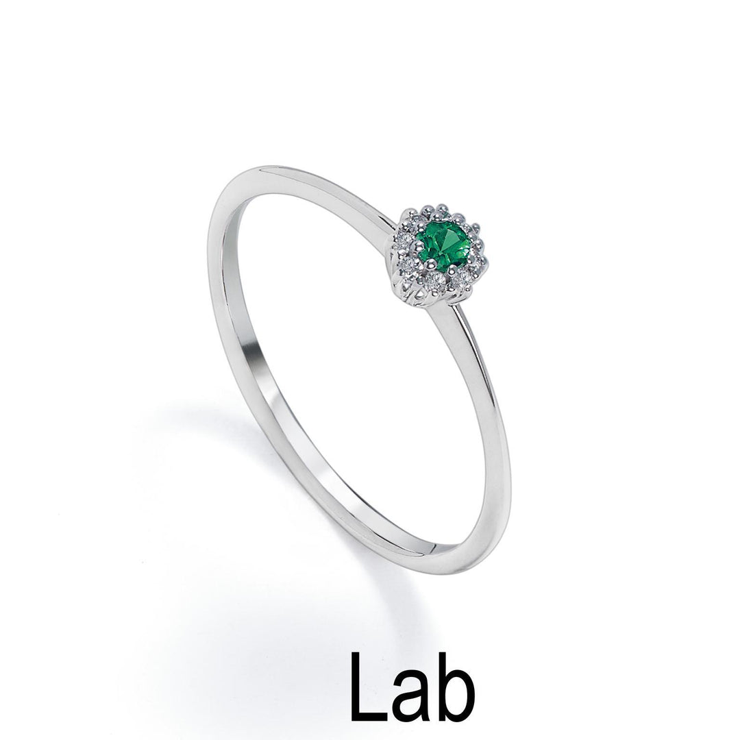 Mikiko en 18k smaragd ct.0.07 diam. 0,04 ct størrelse 1 MA5139O4SML007