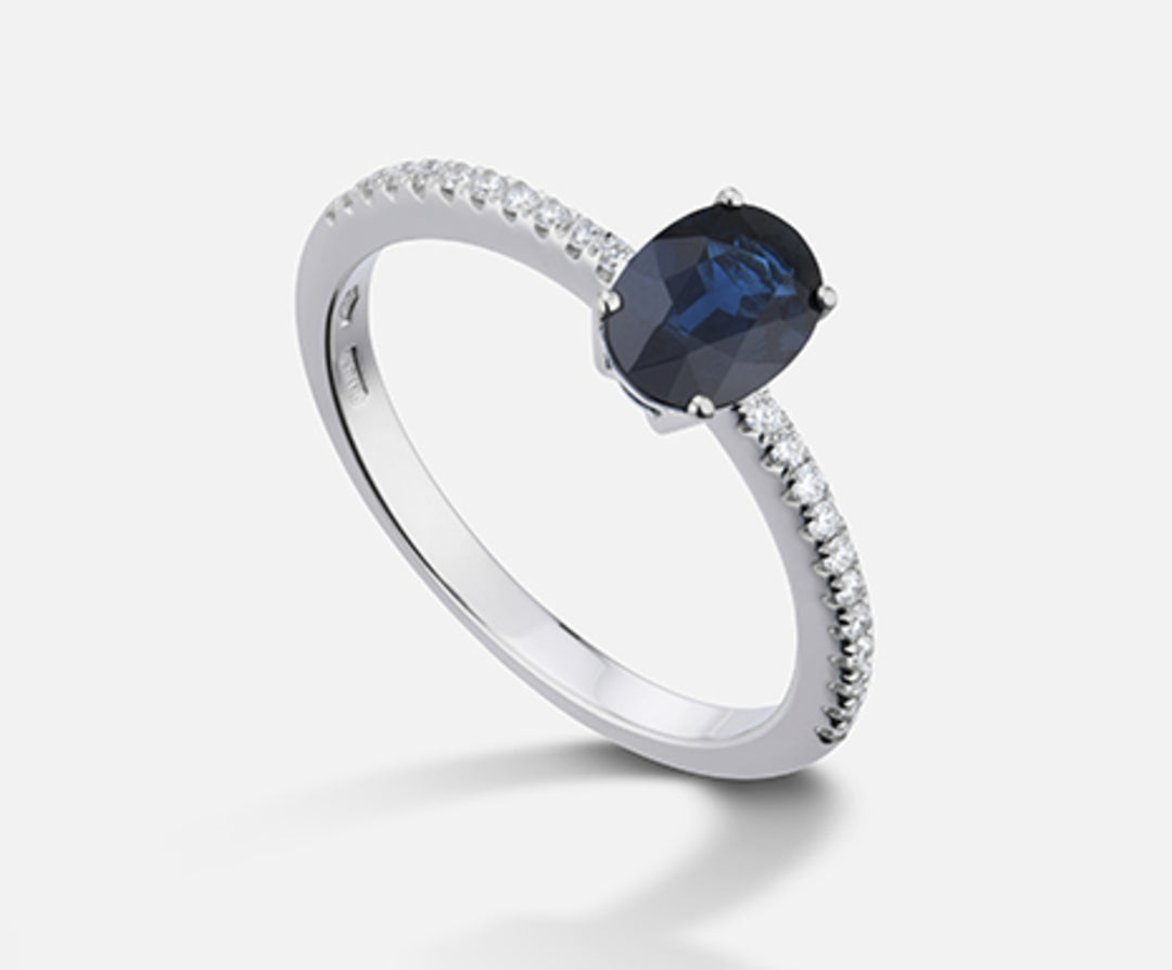 Mikiko an 18k oval sapphire 7x5 ct.0.80 diam. 0.13 ct MA5104O4ZFD
