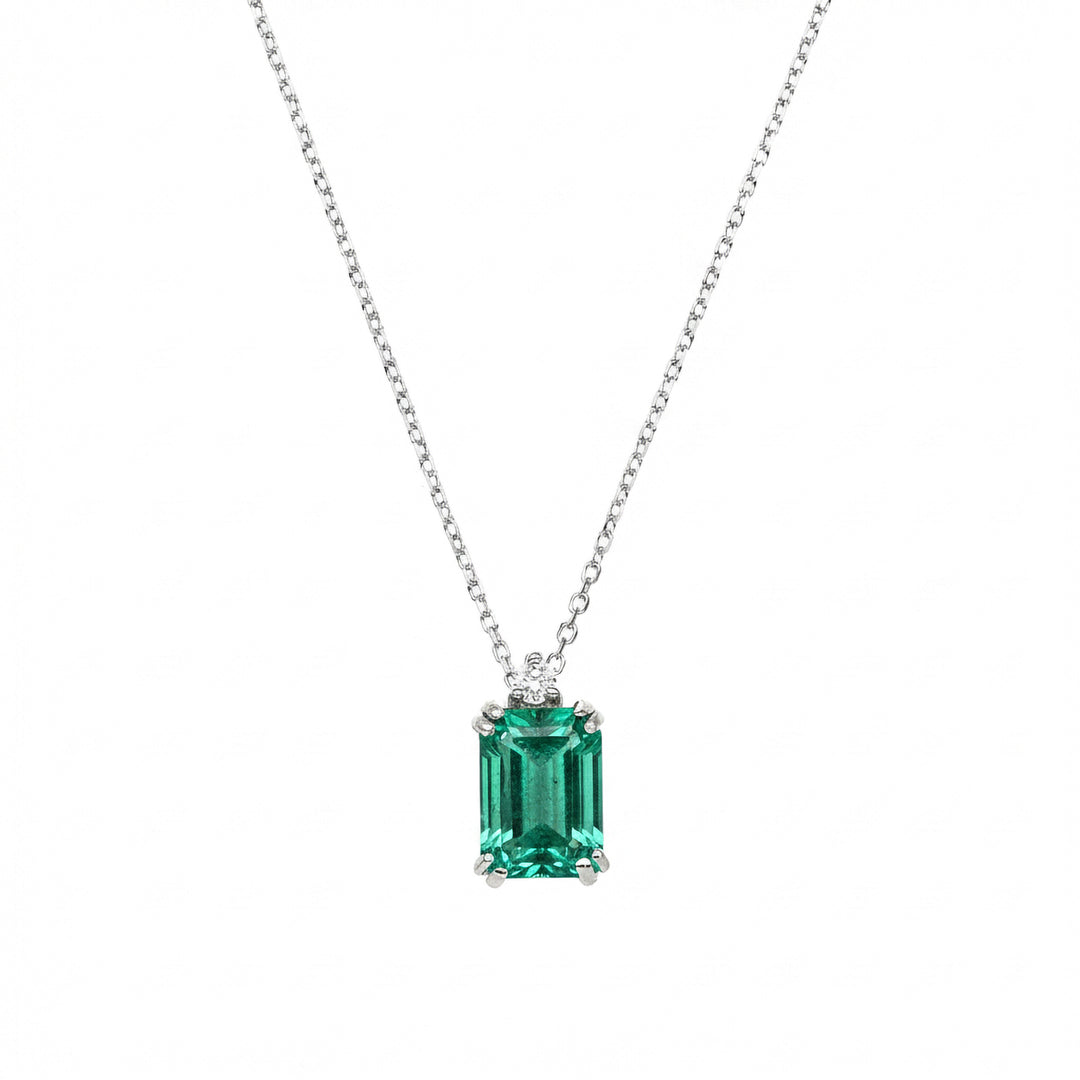 Mikiko cl 18k emerald lab. skåret sm 6x4 ct.0,50 diam. ct MPCL090DISMRE1O4