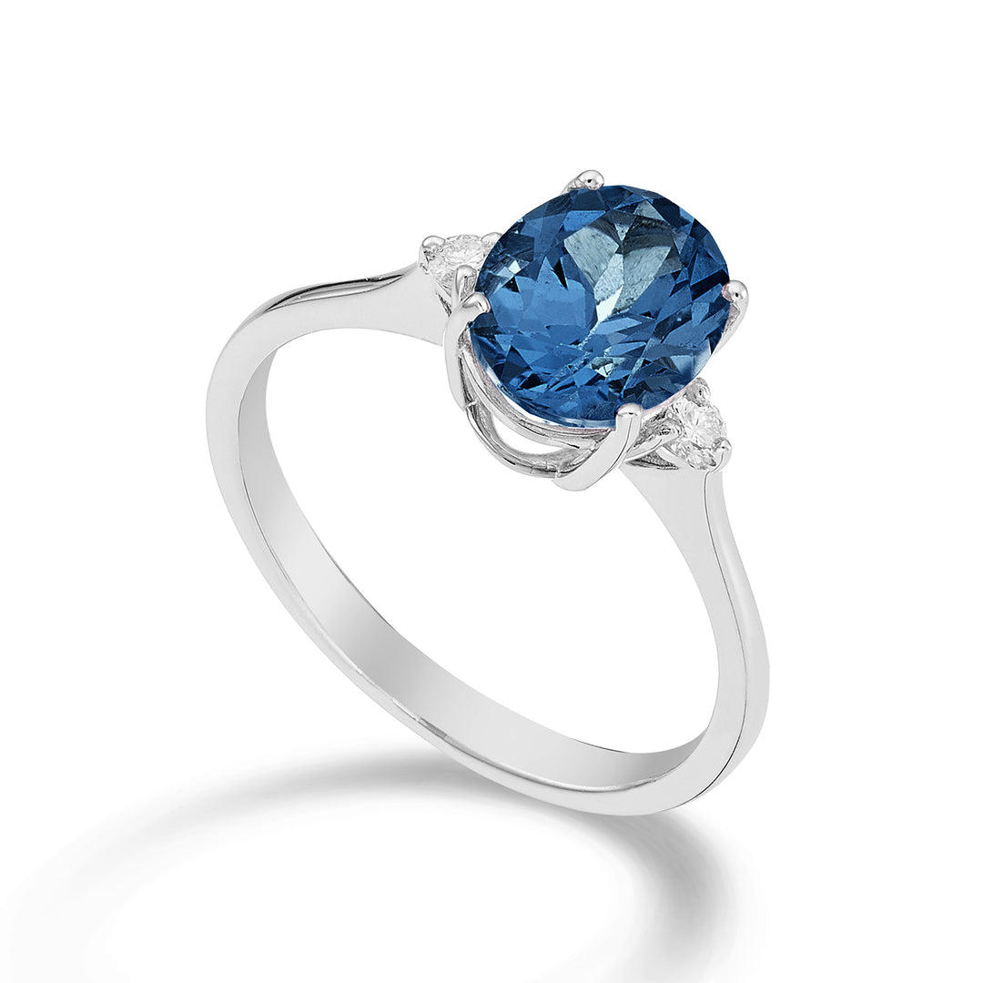 Mikiko en 18k oval London blå topas 7x9 ct.2.00 diam. 0,08 ct MA5143O4TPBL