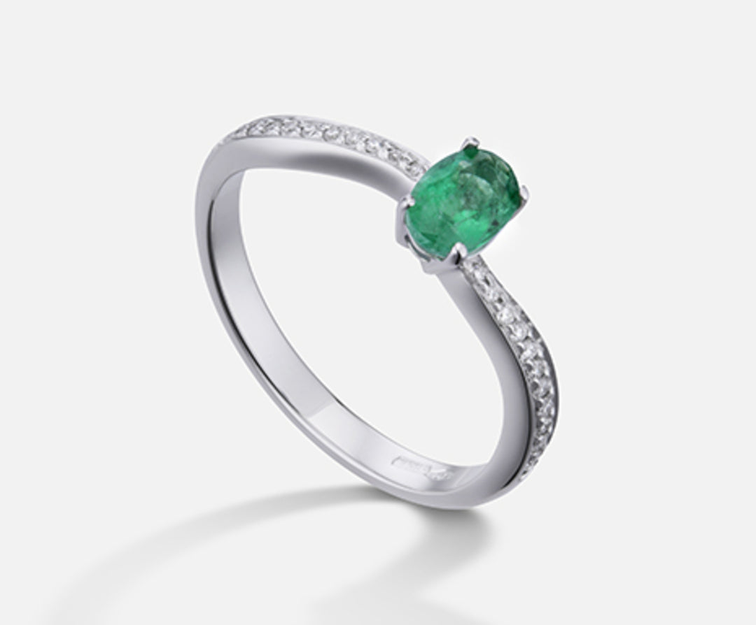 Mikiko an 18k emerald n. oval 6x4 ct.0,42 diam. 0,10 ct MA5108O4SMN042