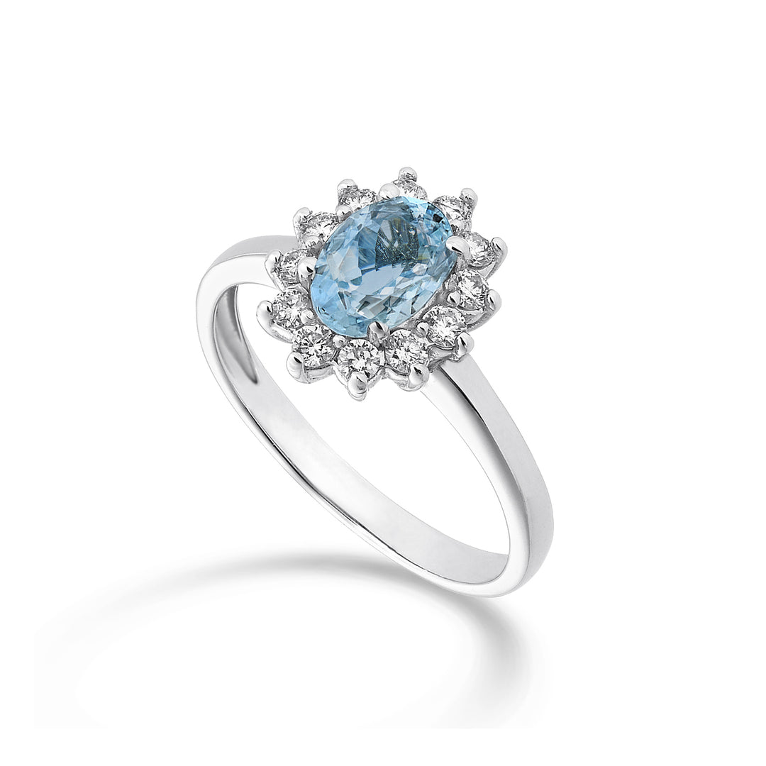 Nihama, ein 9 Karat ovaler Aquamarin mit 6 x 4 ct. 0,30 Durchm. 0,23 ct NA5093R4AM