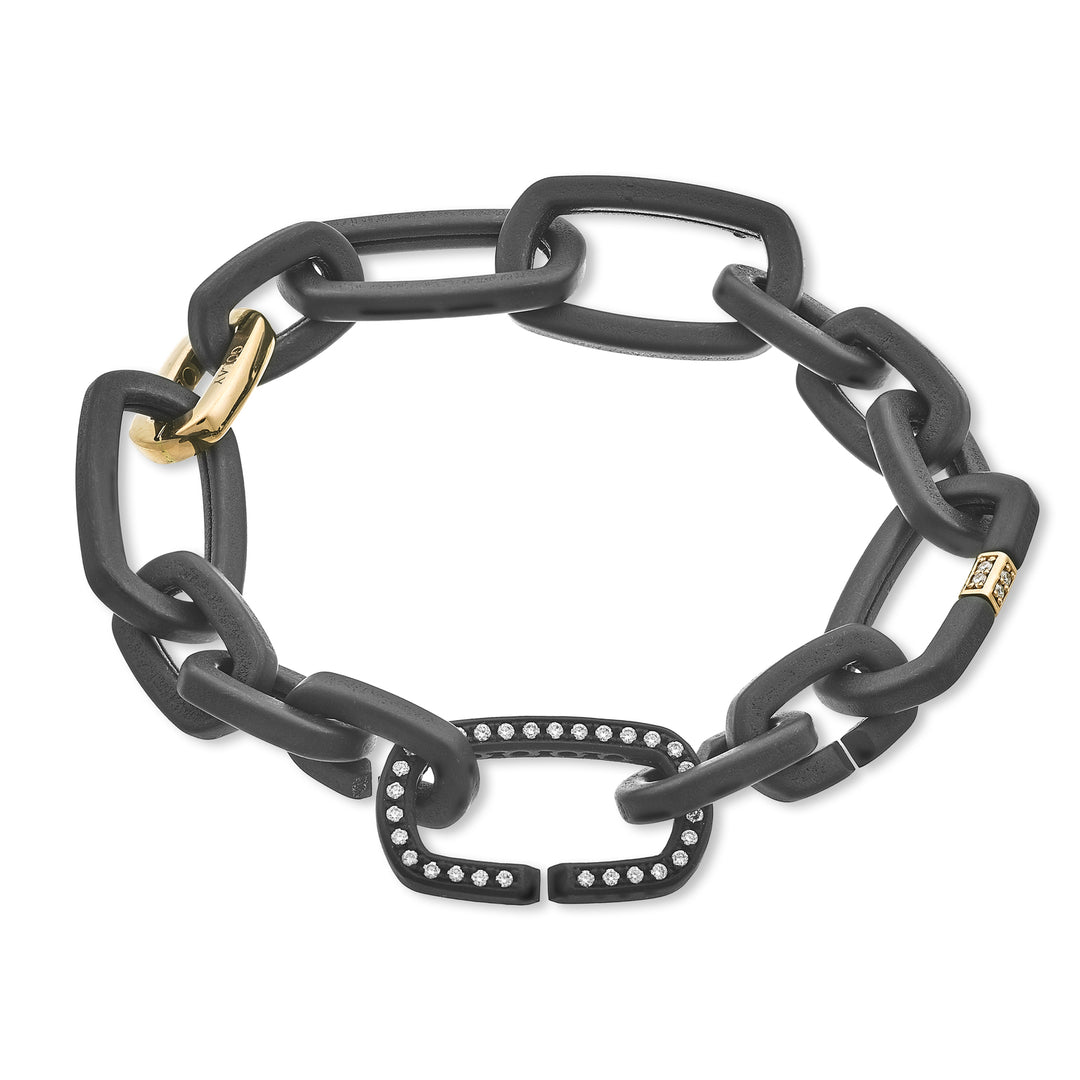 Golay-Kettenarmband aus schwarzem Titan, mit einem mit Diamanten besetzten Würfel und einem glatten Ring aus poliertem 18-karätigem Roségold, mit einem großen, mit Diamanten besetzten Titanring an der Schließe, 19 cm GBR054O3DINE-190