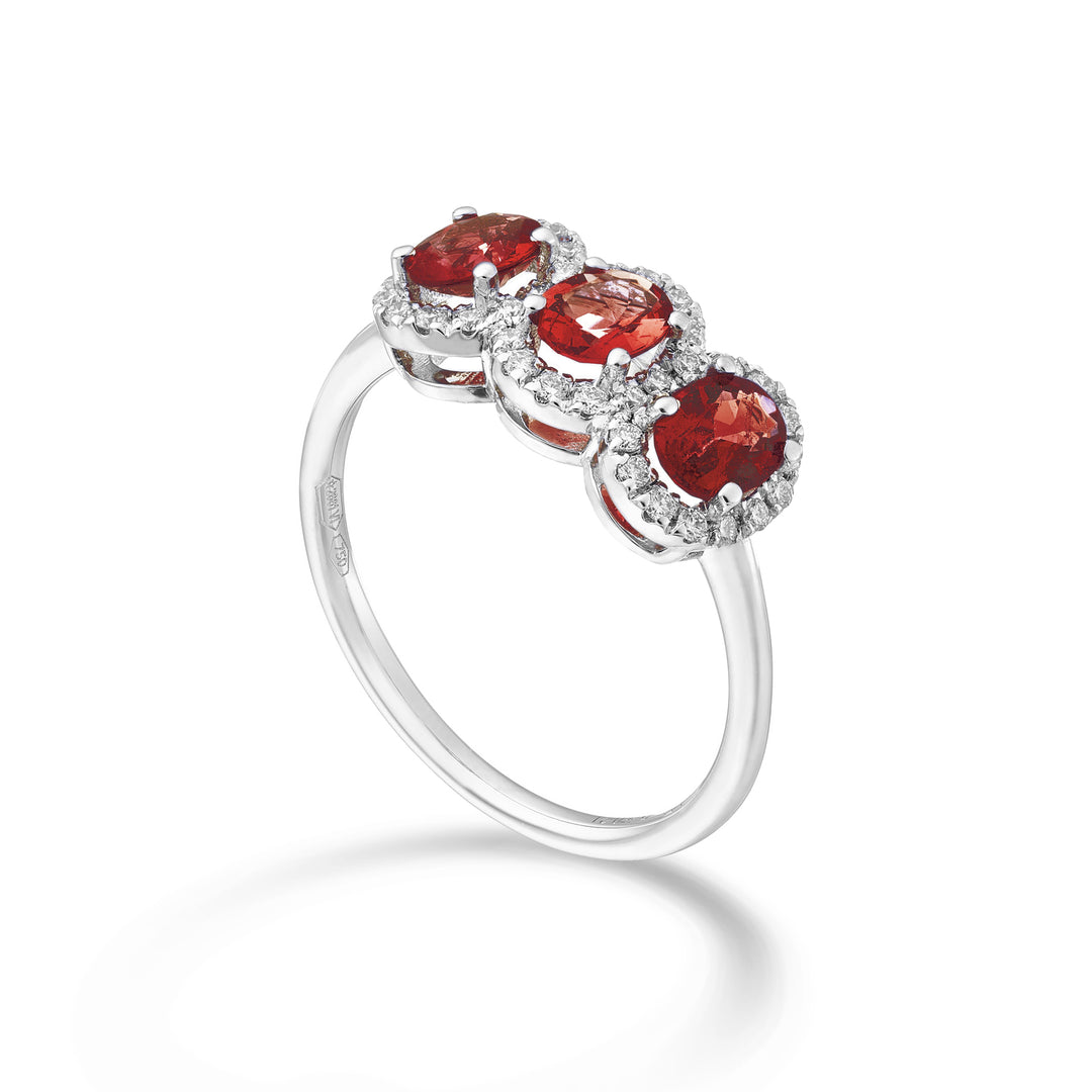 Mikiko, ein 18 Karat ovaler Trilogie-Rubin von 5 x 4 ct. 1,20 Durchm. ct.0,21 MA5194O4RBC54