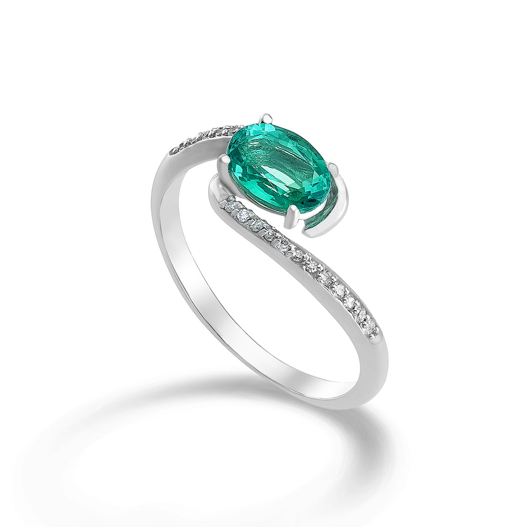 Mikiko ein 18k Smaragd n. oval 7x5 ct. 0,69 Durchm. ct. 0,085 MA5101O4SMN069