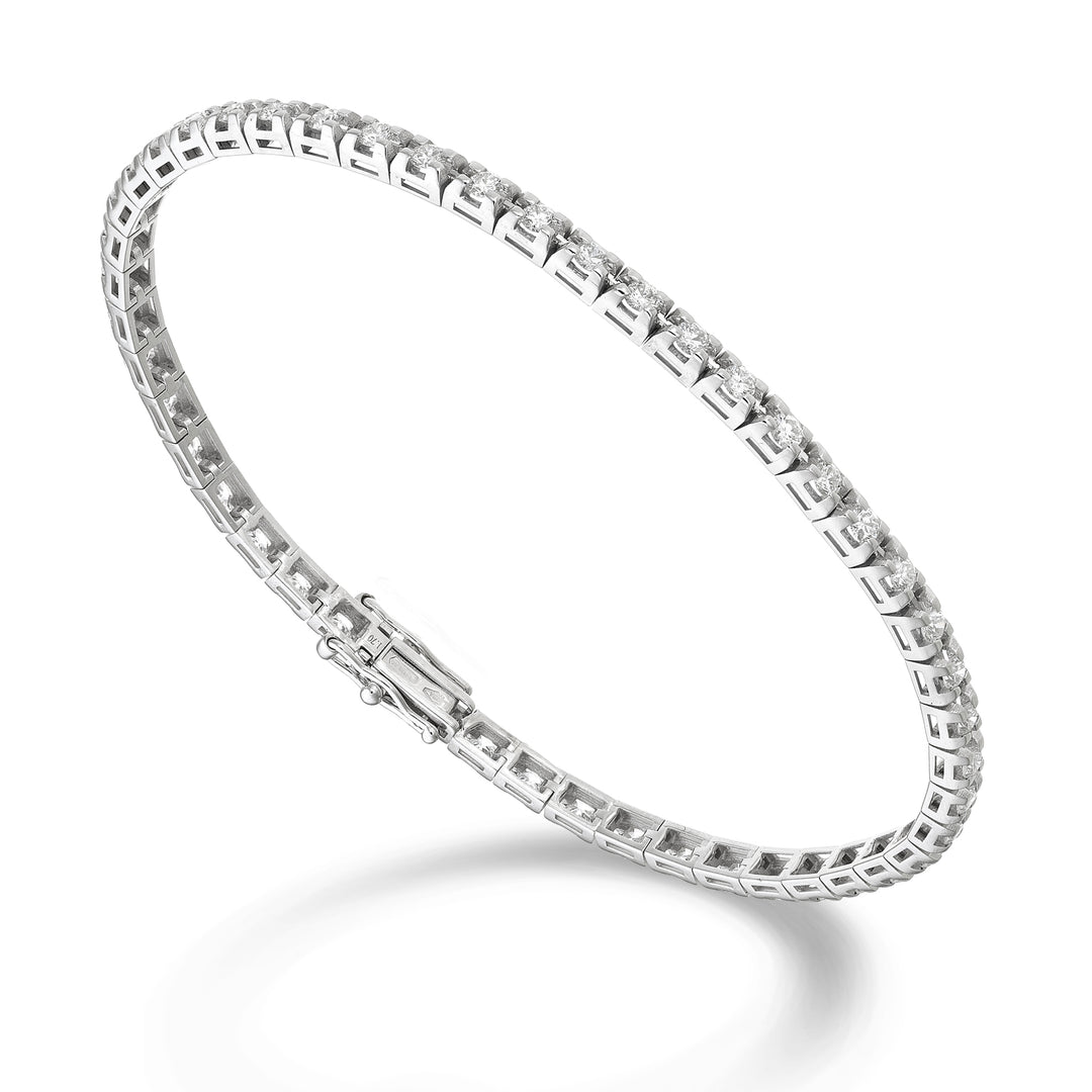 World Diamond Group cast tennis bracelet. light pyramid ct 0.045 each BTP800D0045-170-26050110068
