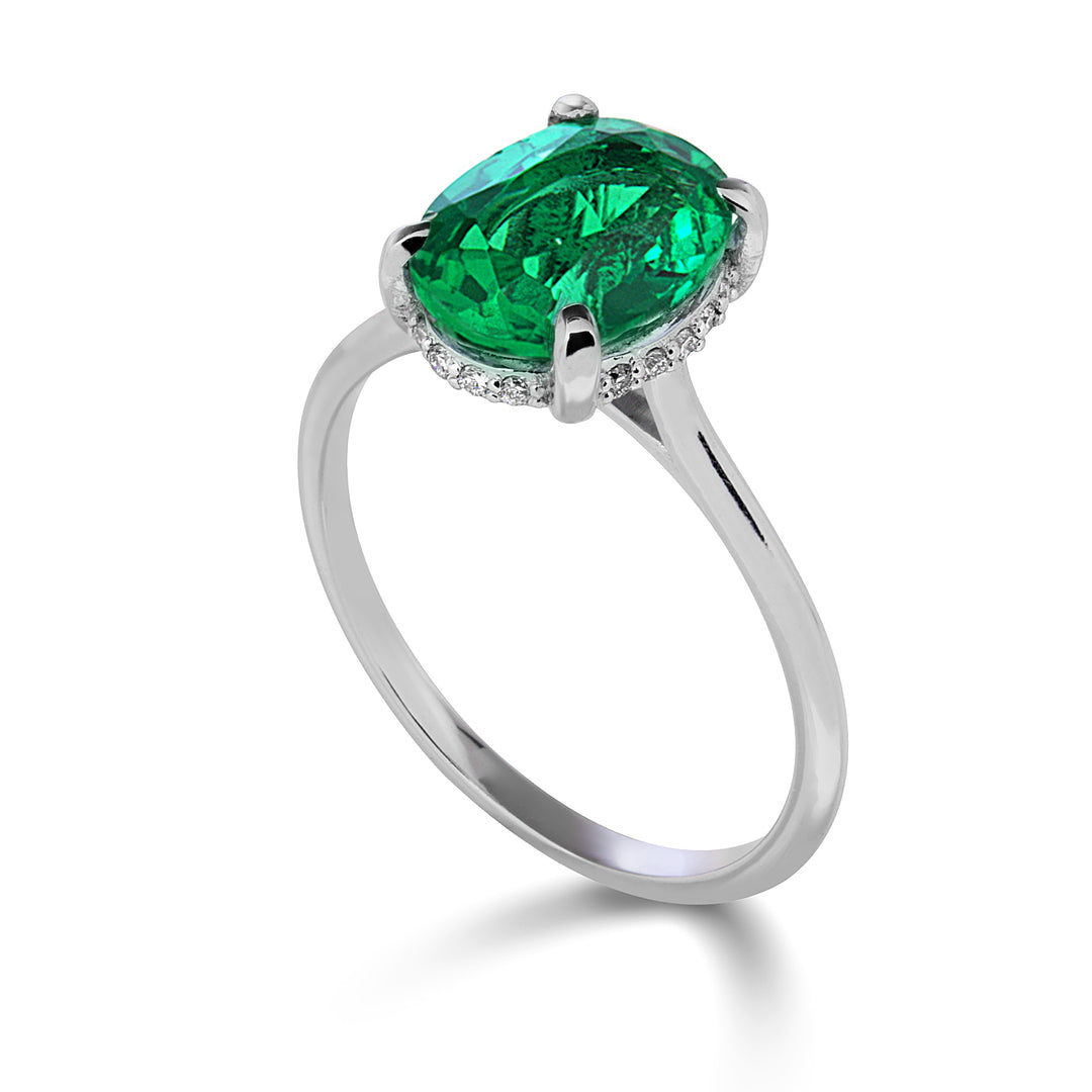 Mikiko en 18k oval smaragd 10x8 sæt med diamanter MA5222O4BE