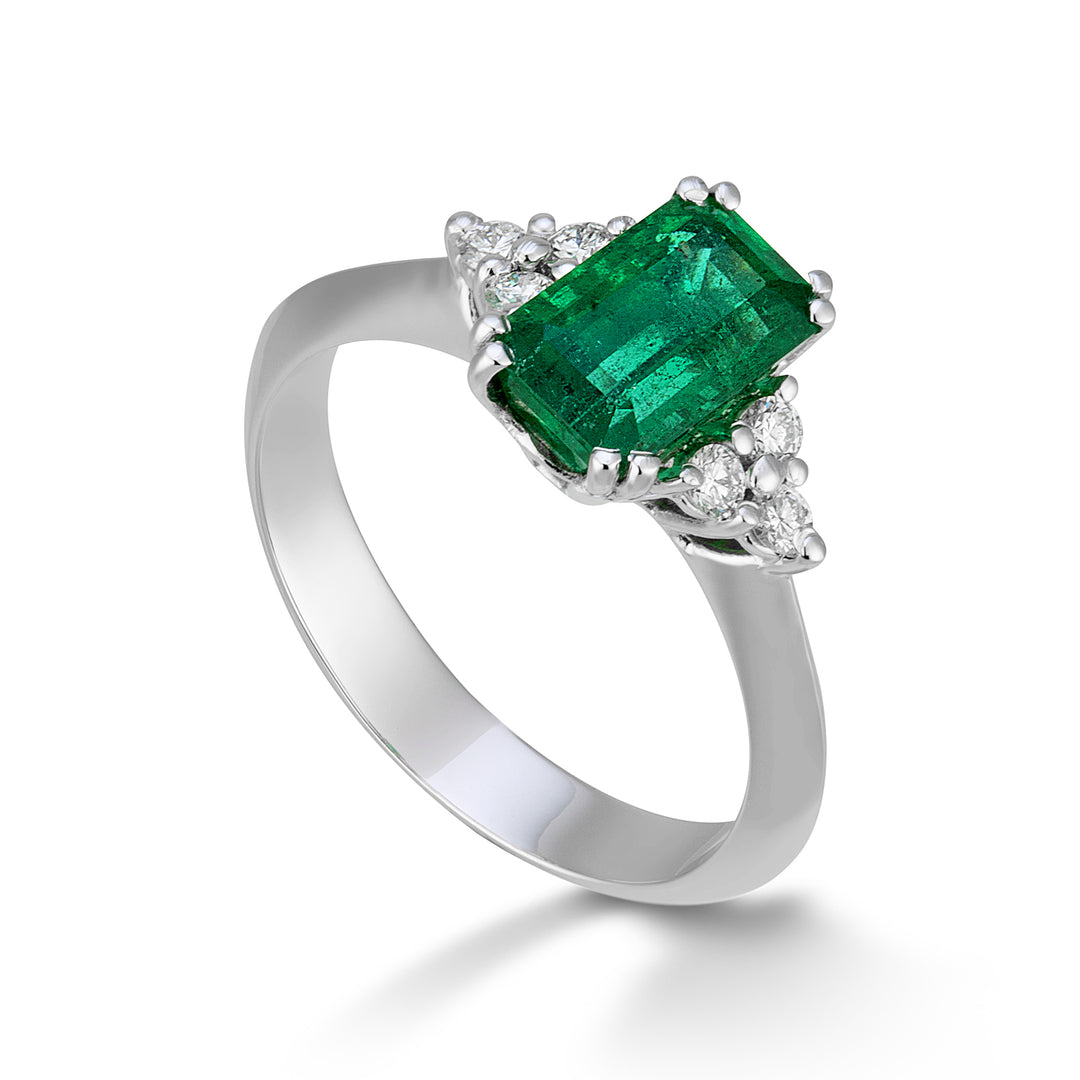 Golay oktagonal smaragdring 8x6 och sidodiamanter ACLC059DISM2-23073110079