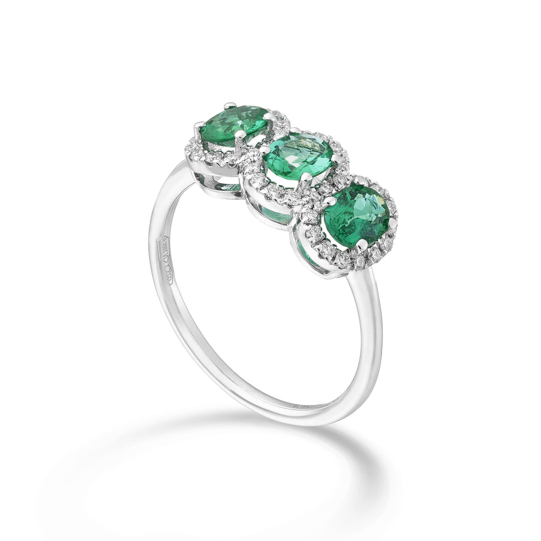 Mikiko en 18k smaragdtrilogi oval 5x4 ct. 0,90 diam. ct.0.21 MA5194O4BE54
