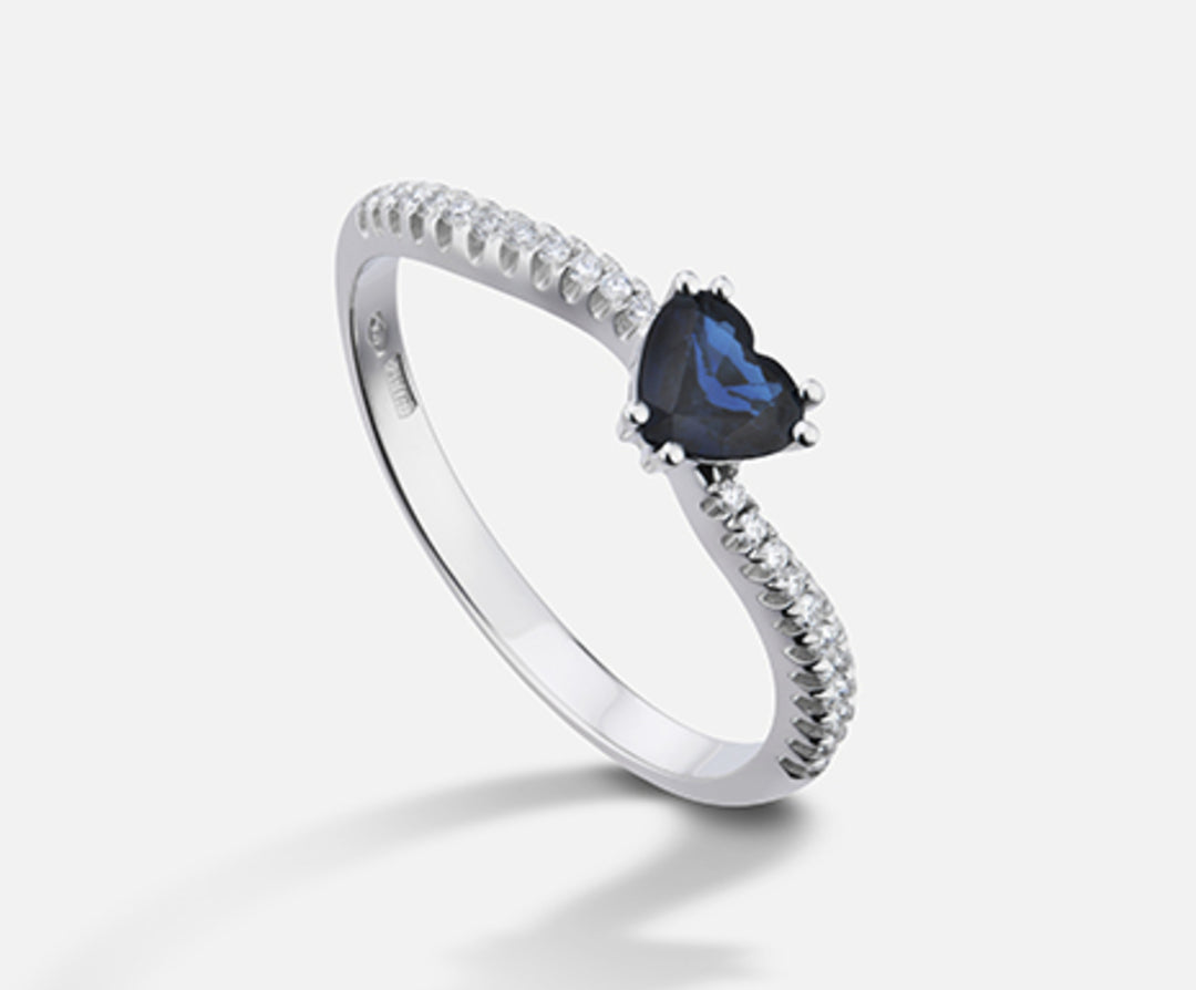 Mikiko an 18k sapphire n. heart 5x5 ct.0.43 diam. ct.0.11 MA5106O4ZFN043