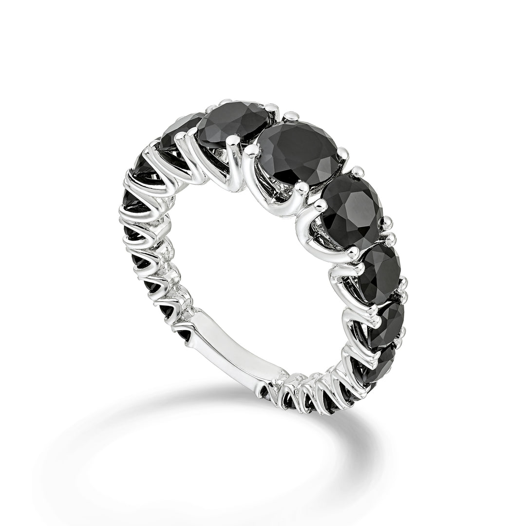 Mikiko en 18 karat sort gradueret spinel med hvidguldsstang MXDABIC1498SBKO4