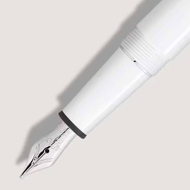Montblanc Meisterstück Classique Füllfederhalter mit weißer Spitze M 137120