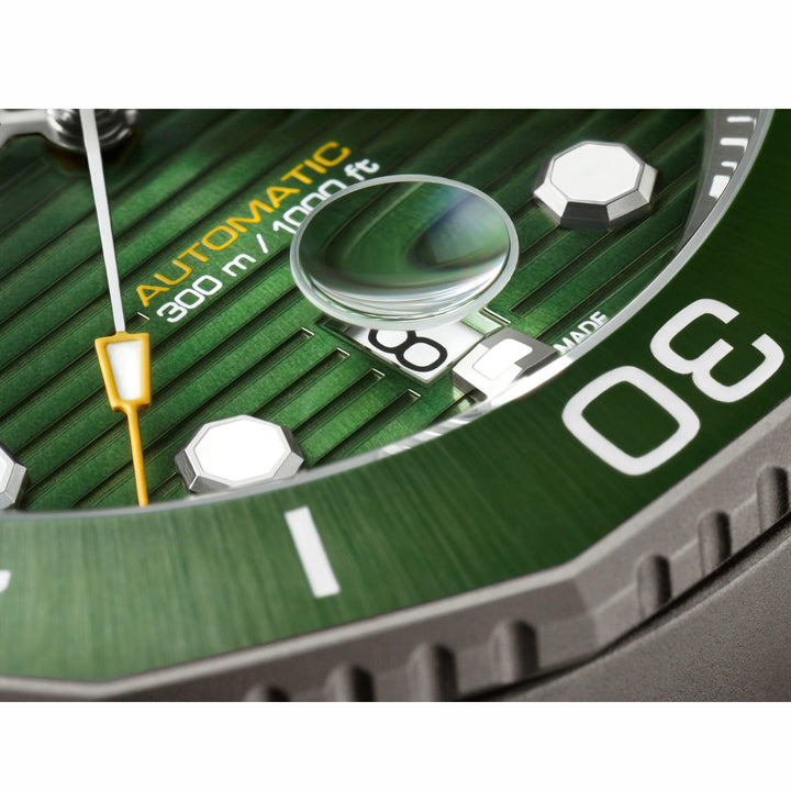 TAG Heuer orologio Aquaracer Professional 300 Calibre 5 43mm verde automatico titanio WBP208B.BF0631 - Capodagli 1937