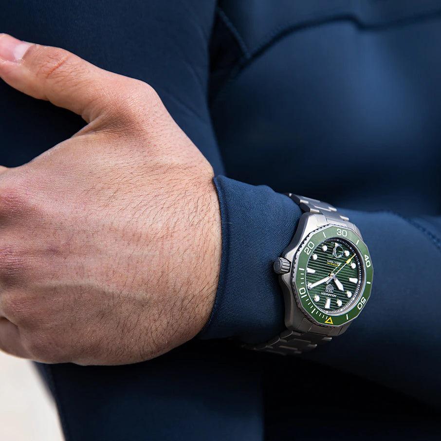 TAG Heuer orologio Aquaracer Professional 300 Calibre 5 43mm verde automatico titanio WBP208B.BF0631 - Capodagli 1937